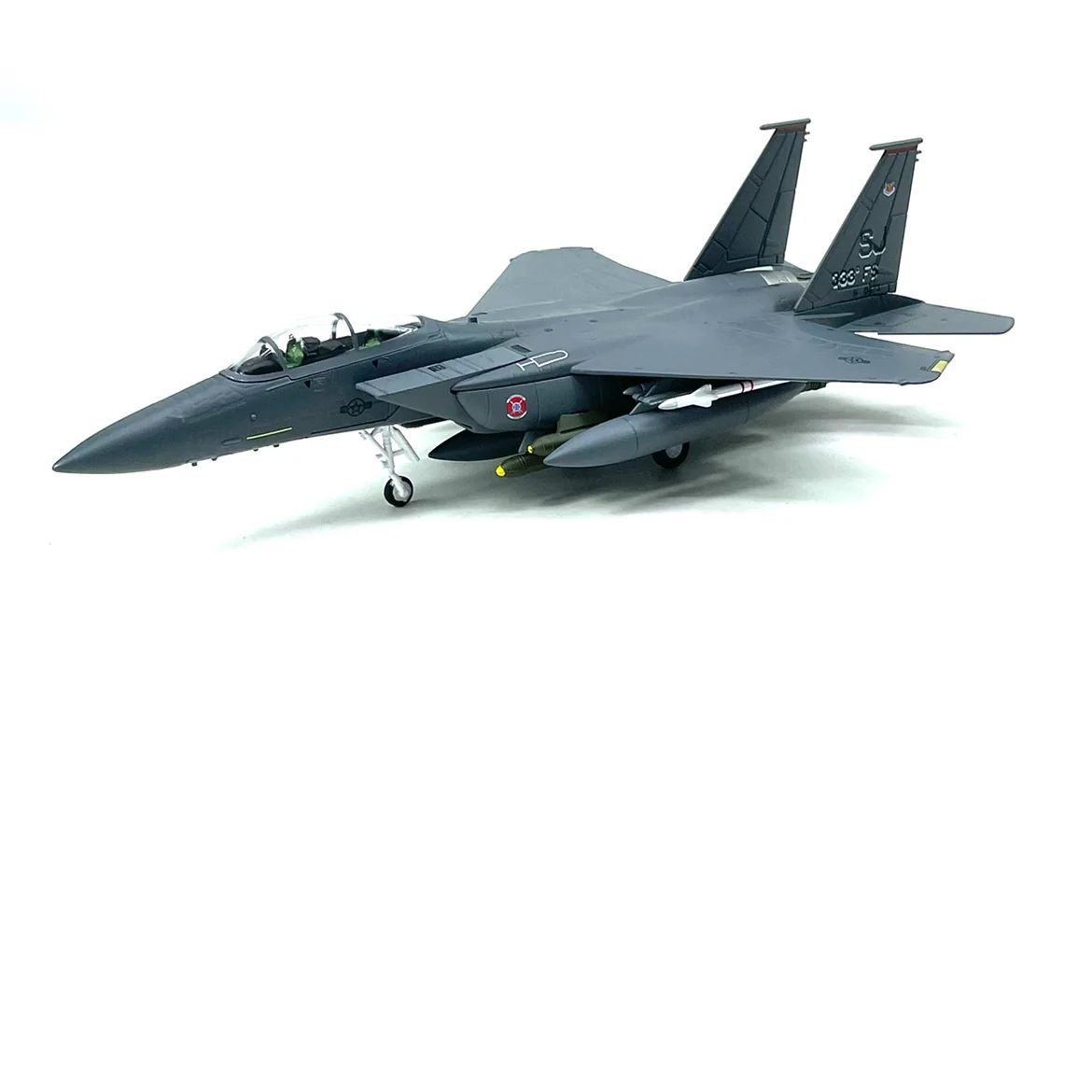 1/100 Scale USAF F-15E Eagle Fighter Airplane Model - Image 6