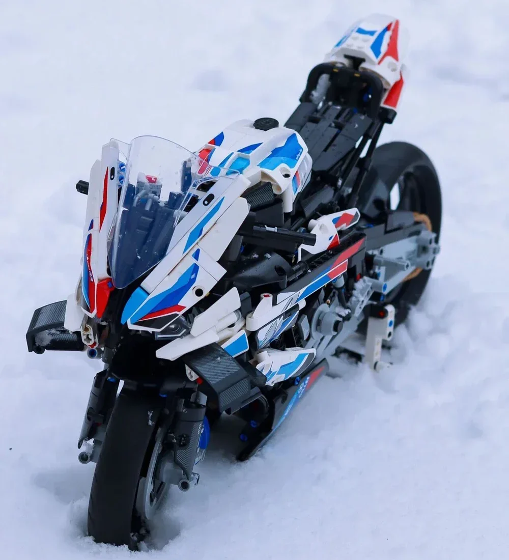 1920Pcs BMW M1000RR For Building Blocks Motorcycle Model - Image 5