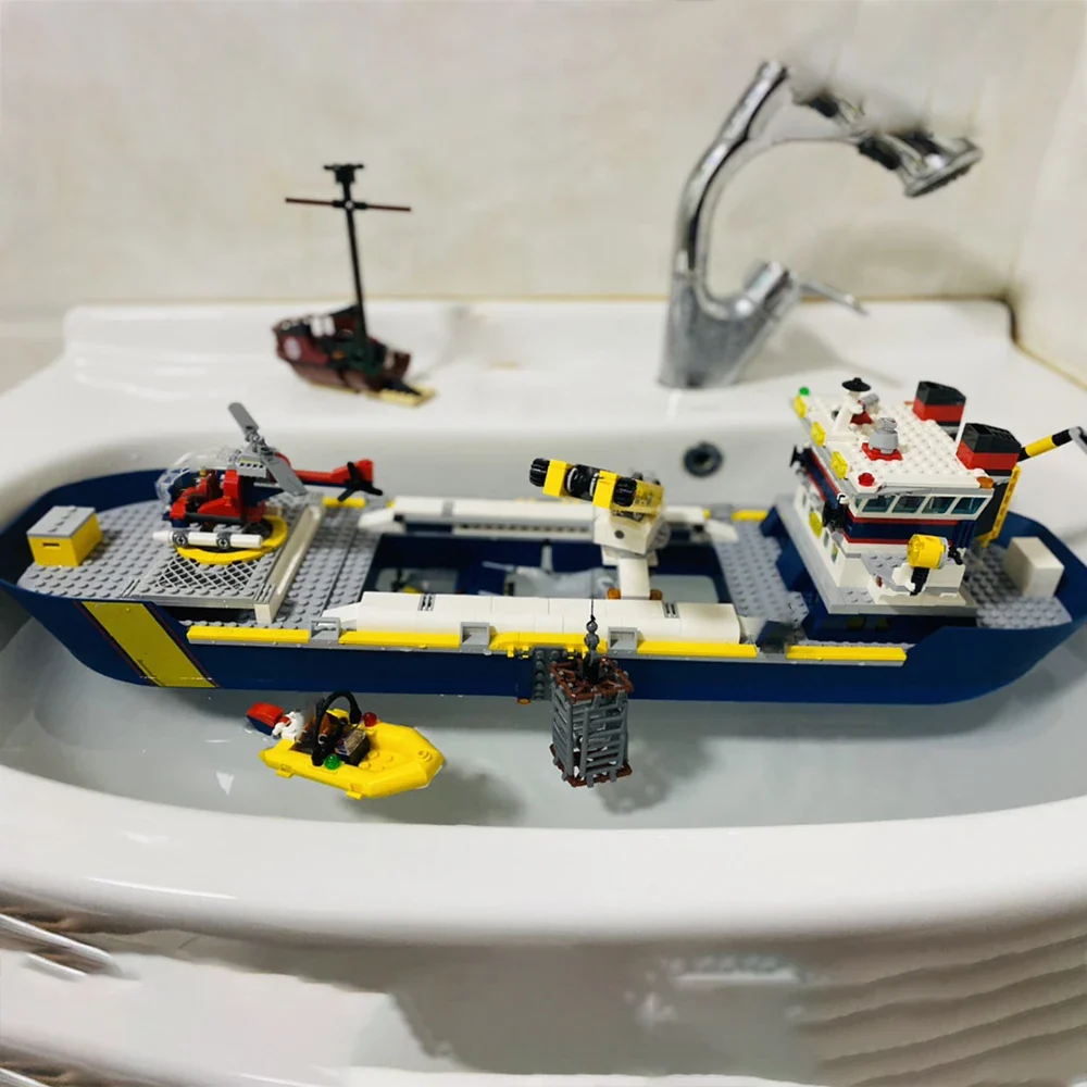 745PCS Marine Research Vessel Building Block Bricks Urban Ocean Reconnaissance Ship Model - Image 9