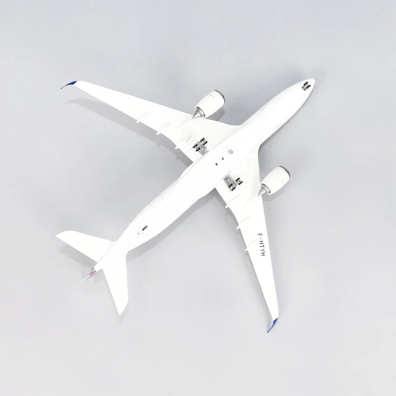 Air France Airbus A350 Airplane Model (1/142 Scale) - Image 12