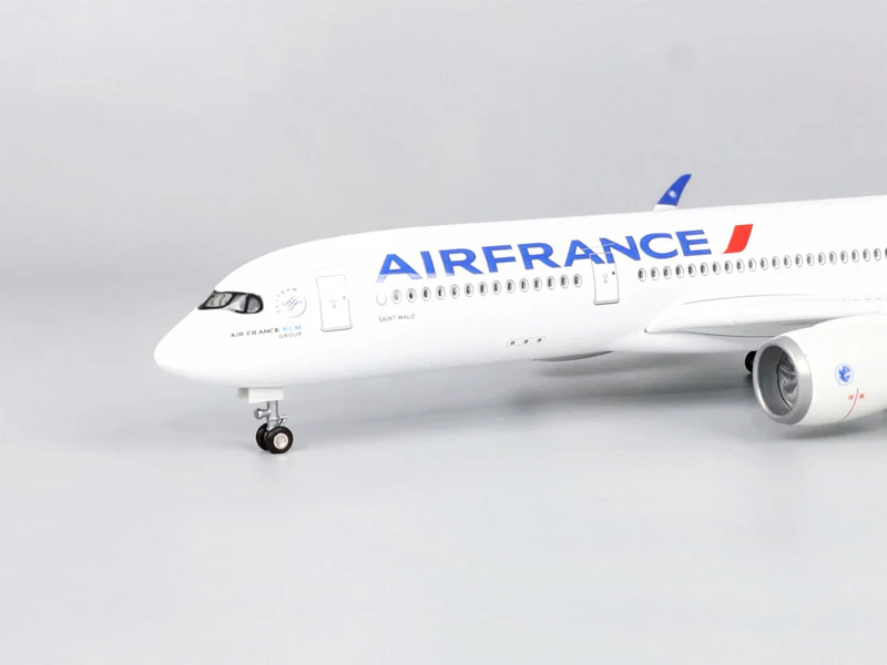 Air France Airbus A350 Airplane Model (1/142 Scale) - Image 4