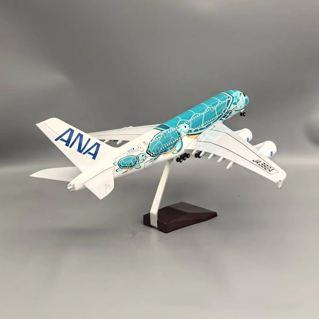 Air Japan ANA Green Sea Turtle Airbus A380 Airplane Model (1/160 Scale) - Image 7