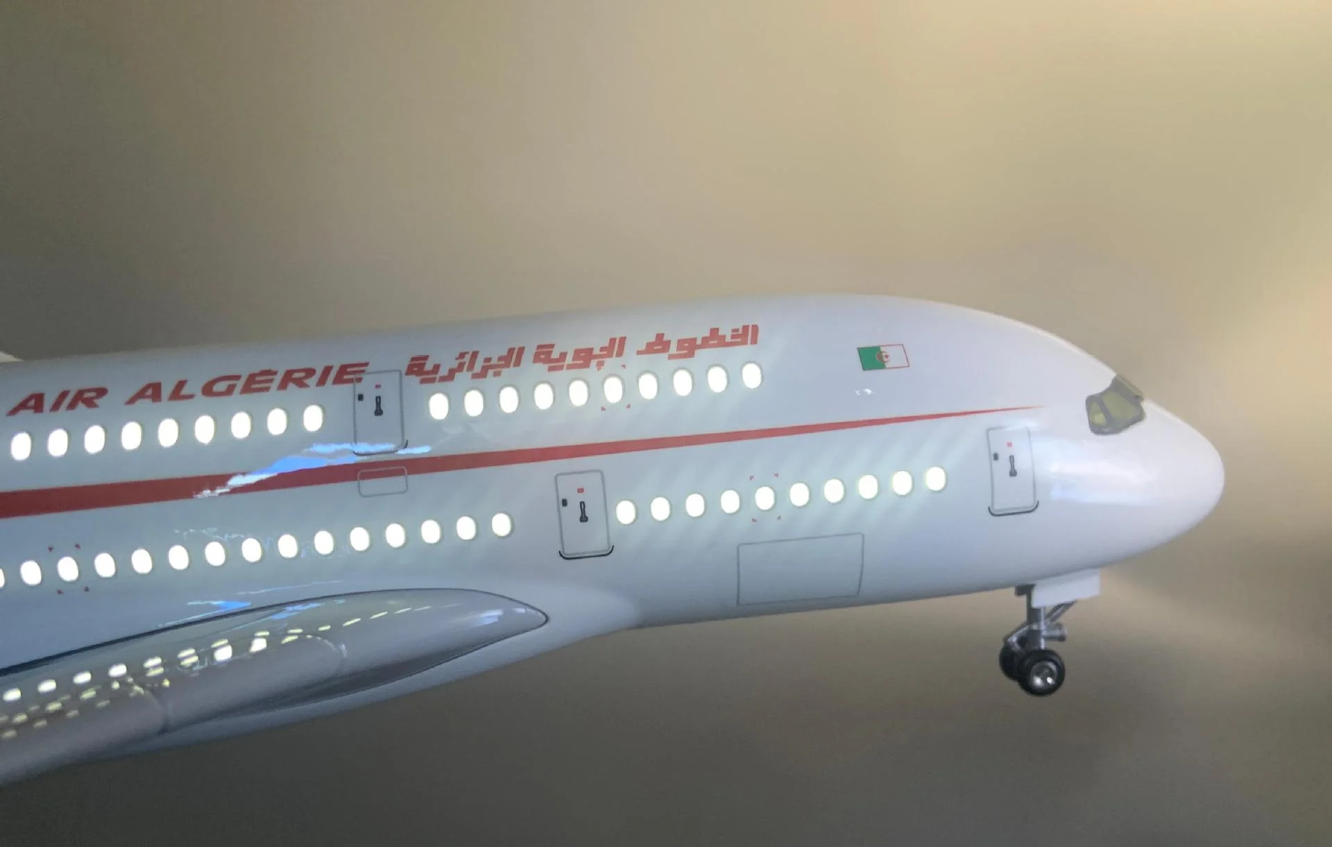 Algeria Air Airlines Airbus A380 Airplane Model (1/160 Scale) - Image 9
