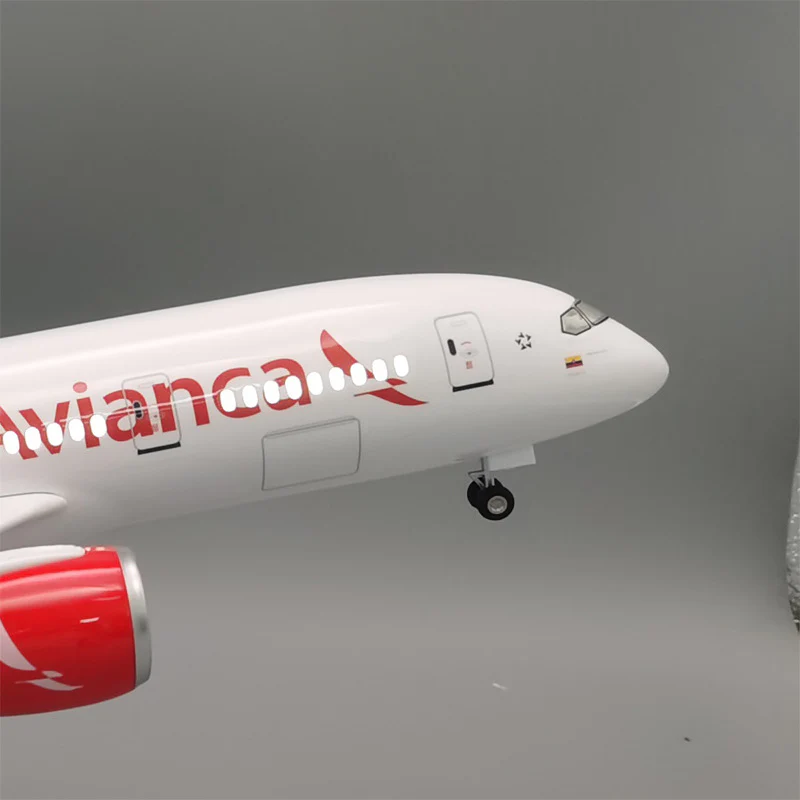 Avianca Airways Boeing 787 Airplane Model (1/130 Scale) - Image 6