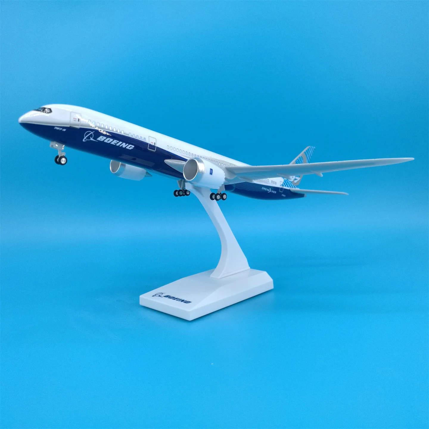 Boeing B787 Prototype Airplane Model (30CM) - Image 5