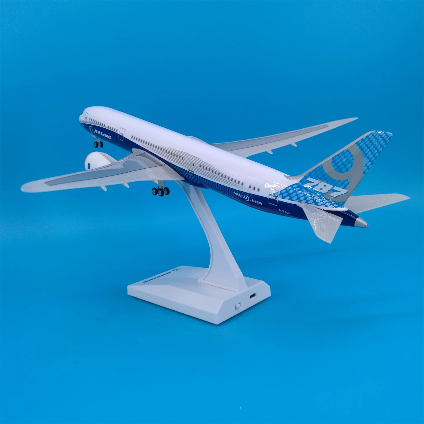 Boeing B787 Prototype Airplane Model (30CM) - Image 6