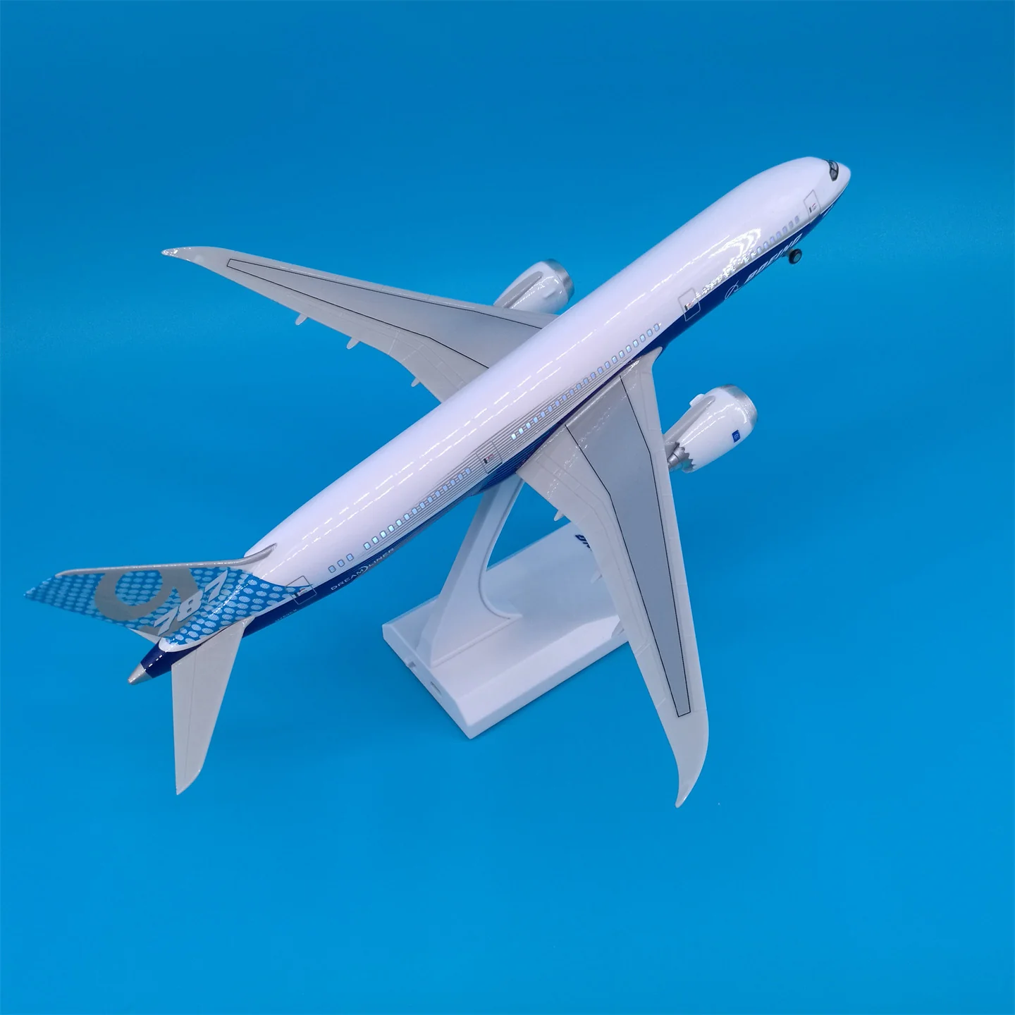 Boeing B787 Prototype Airplane Model (30CM) - Image 9