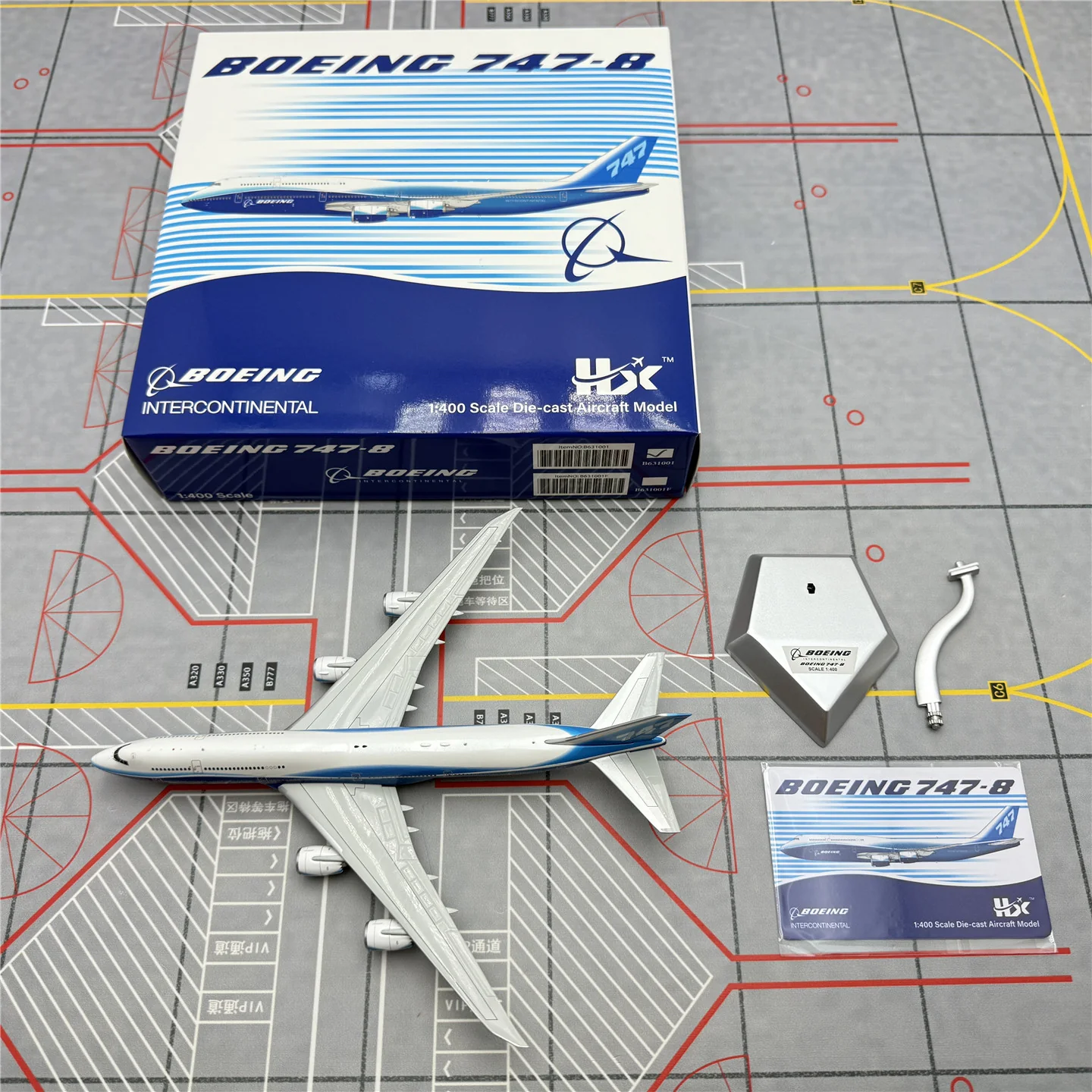 Boeing original factory B747-8 Airplane Model (1/400 Scale) - Image 22