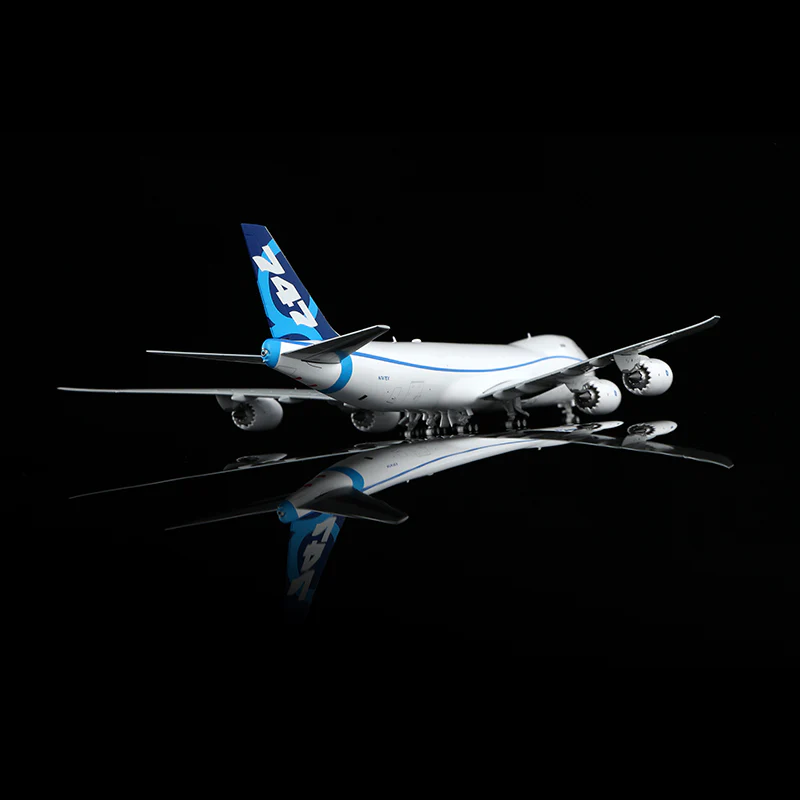 Boeing original factory B747-8F Airplane Model (1/400 Scale) - Image 10
