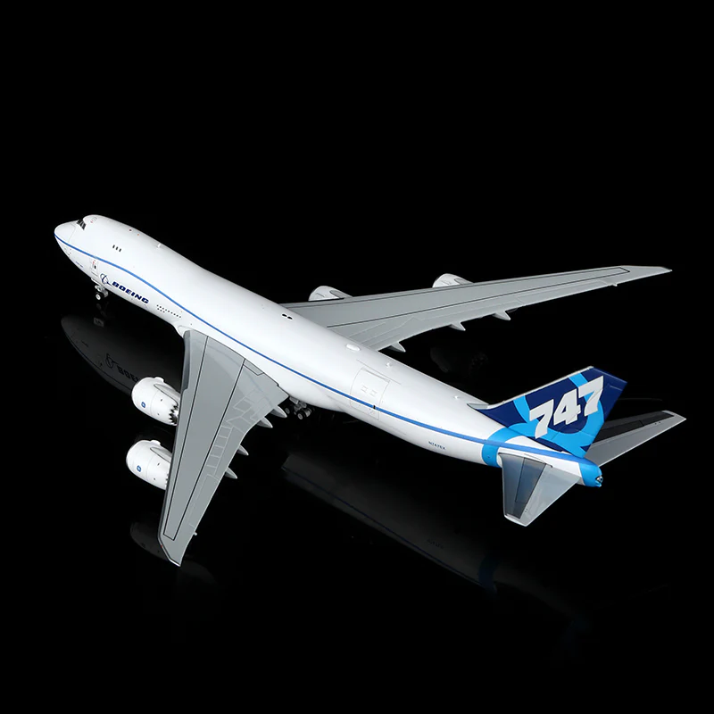 Boeing original factory B747-8F Airplane Model (1/400 Scale) - Image 11