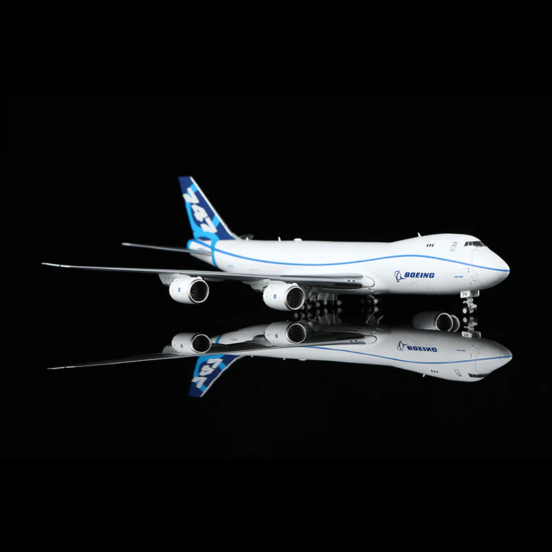 Boeing original factory B747-8F Airplane Model (1/400 Scale) - Image 9