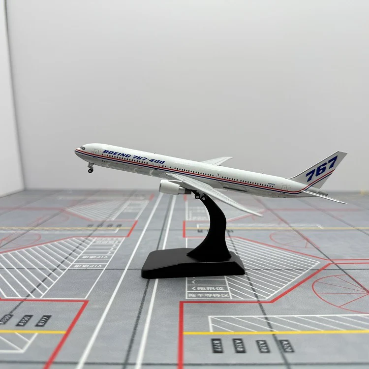 Boeing Original Paint B767-400ER N77066 Airplane Model (1:400 Scale) - Image 19