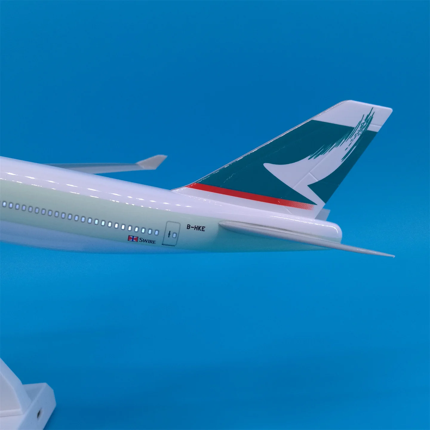 Cathay Pacific International Airline Boeing B747 Airplane Model (30CM) - Image 3