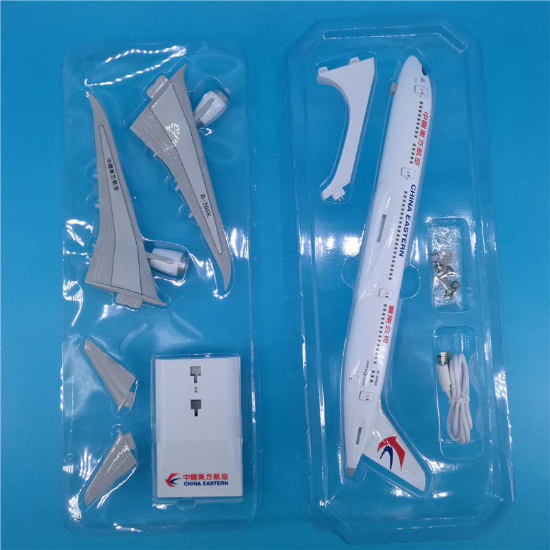 China Eastern Airlines Boeing B787 Airplane Model (30CM) - Image 18