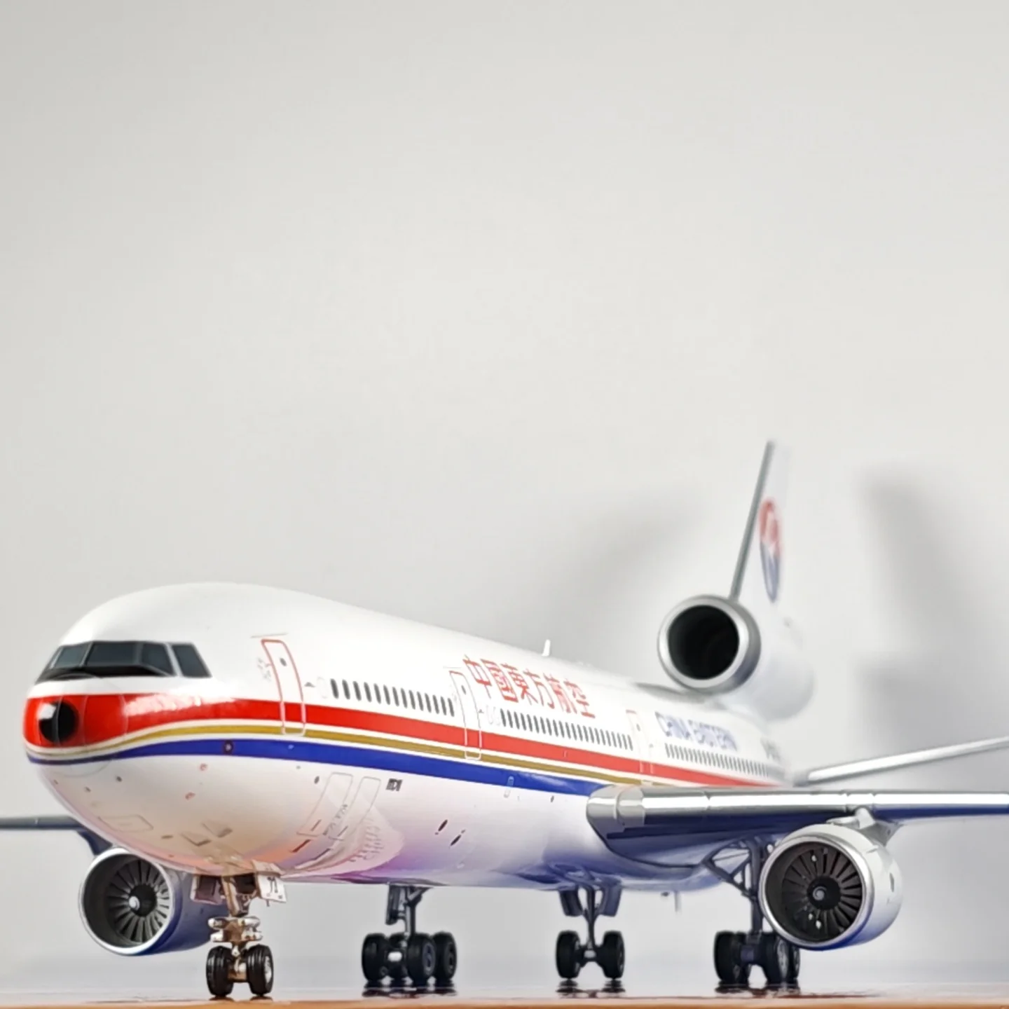 China Eastern Airlines McDonnell Douglas MD-11 B-2173 Airplane Model (1/200 Scale) - Image 15