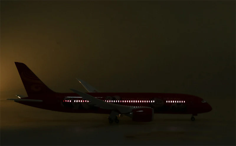 China Hainan Airline Boeing 787 Airplane Model (1/130 Scale) - Image 7