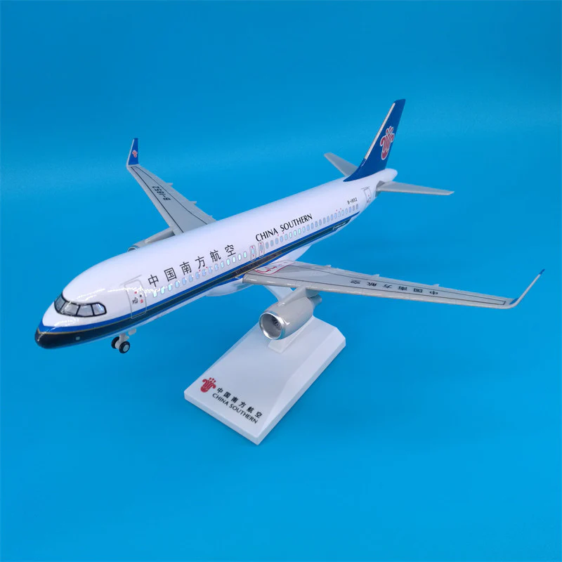 China Southern Airlines Airbus A320 Airplane Model (1/200 Scale - 30CM) - Image 11