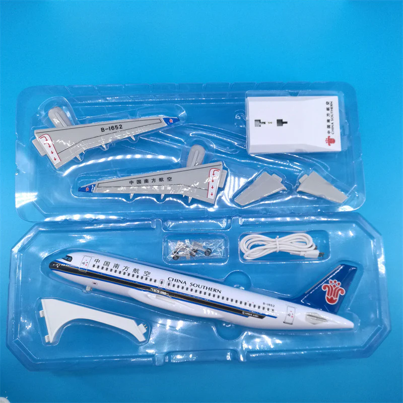 China Southern Airlines Airbus A320 Airplane Model (1/200 Scale - 30CM) - Image 15