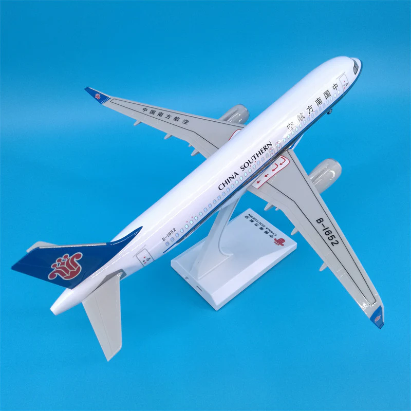 China Southern Airlines Airbus A320 Airplane Model (1/200 Scale - 30CM) - Image 9