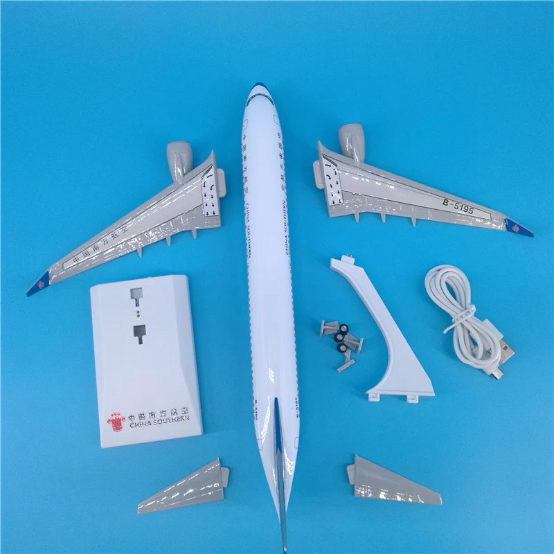 China Southern Airlines Boeing B737 Airplane Model (30CM) - Image 13