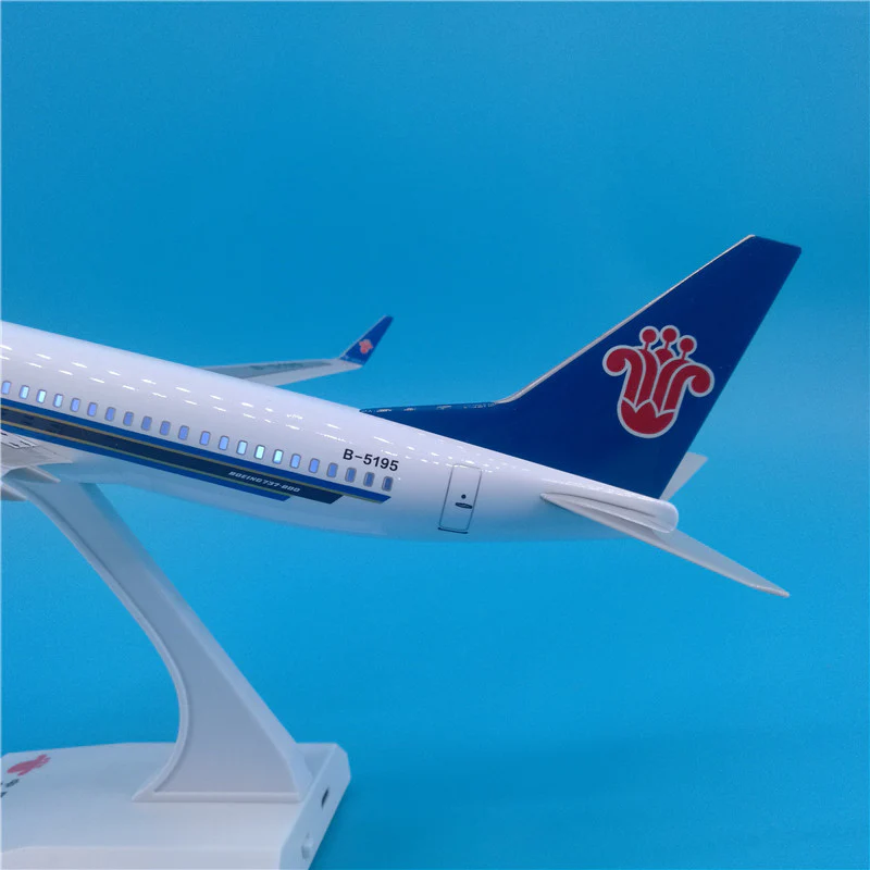 China Southern Airlines Boeing B737 Airplane Model (30CM) - Image 4