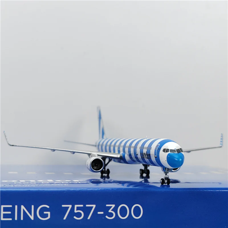 Condor Airlines Boeing B757-300 D-ABOI Airplane Model (1:400 Scale) - Image 3