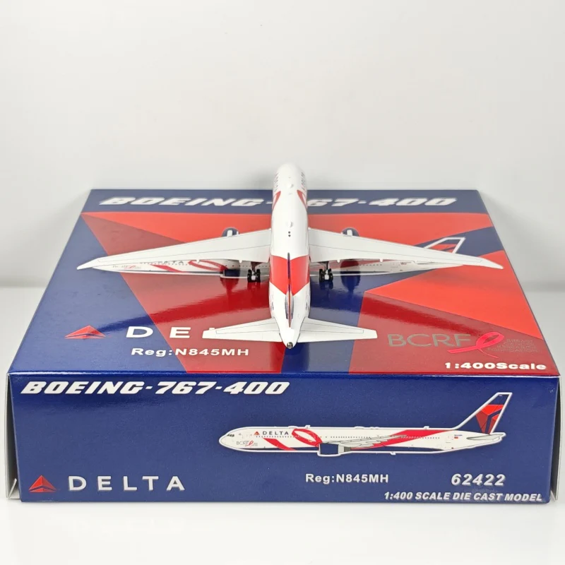 Delta Airlines (Delta Air Lines) Boeing B767-400 N845MH Airplane Model (1:400 Scale) - Image 12