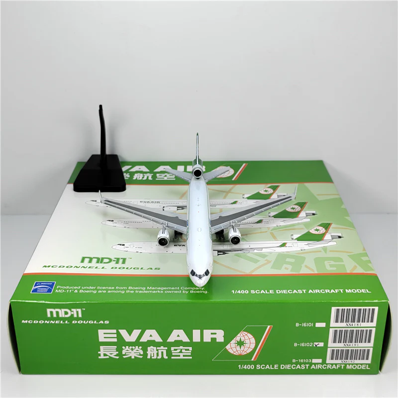 EVA Air McDonnell DouglasANK MD-11 B-16102 Airplane Model (1/400 Scale) - Image 6