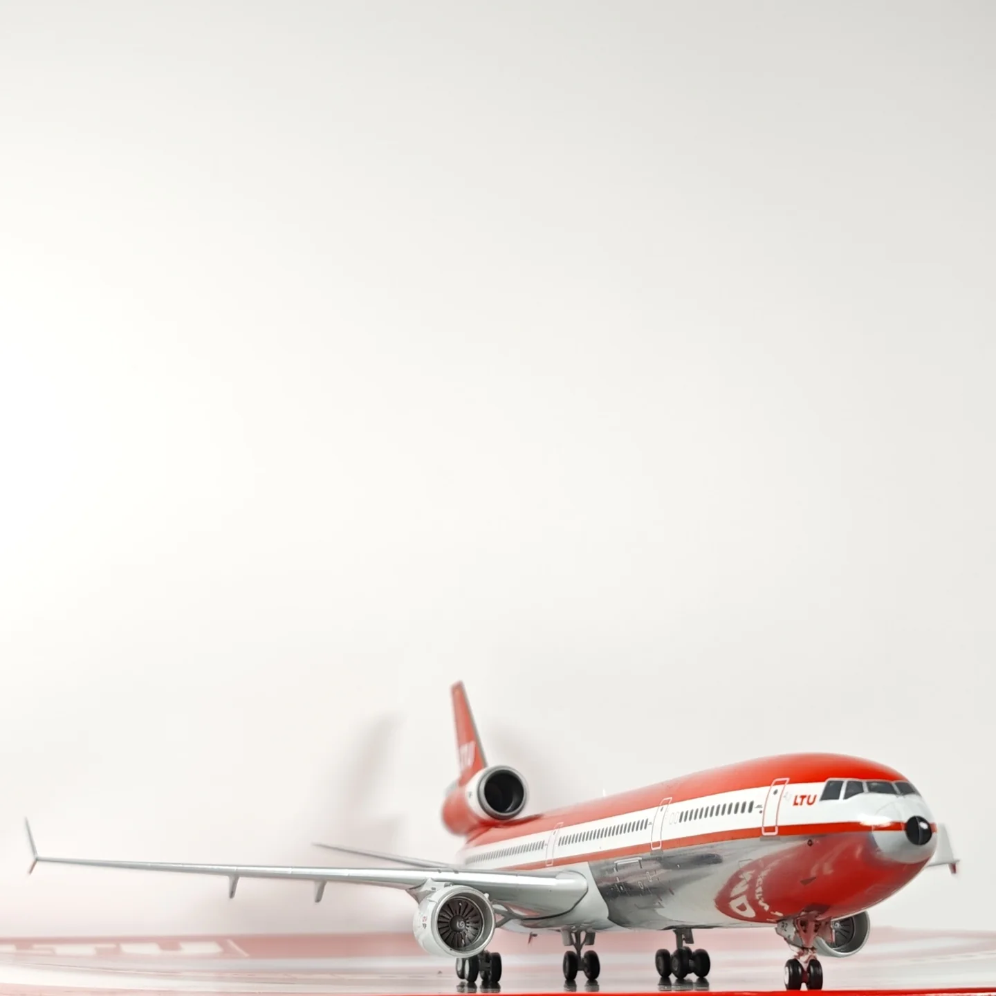Finnair Airlines McDonnell DouglasANK MD-11 OH-LGG Airplane Model (1/400 Scale) - Image 11