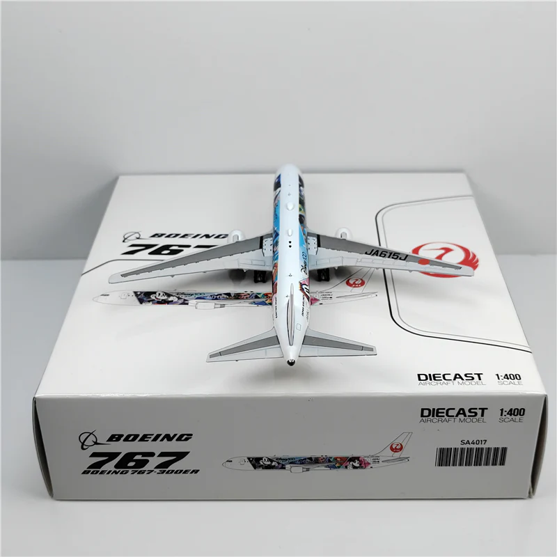 Japan Airlines Boeing B767-300ER JA615J Airplane Model (1:400 Scale) - Image 10