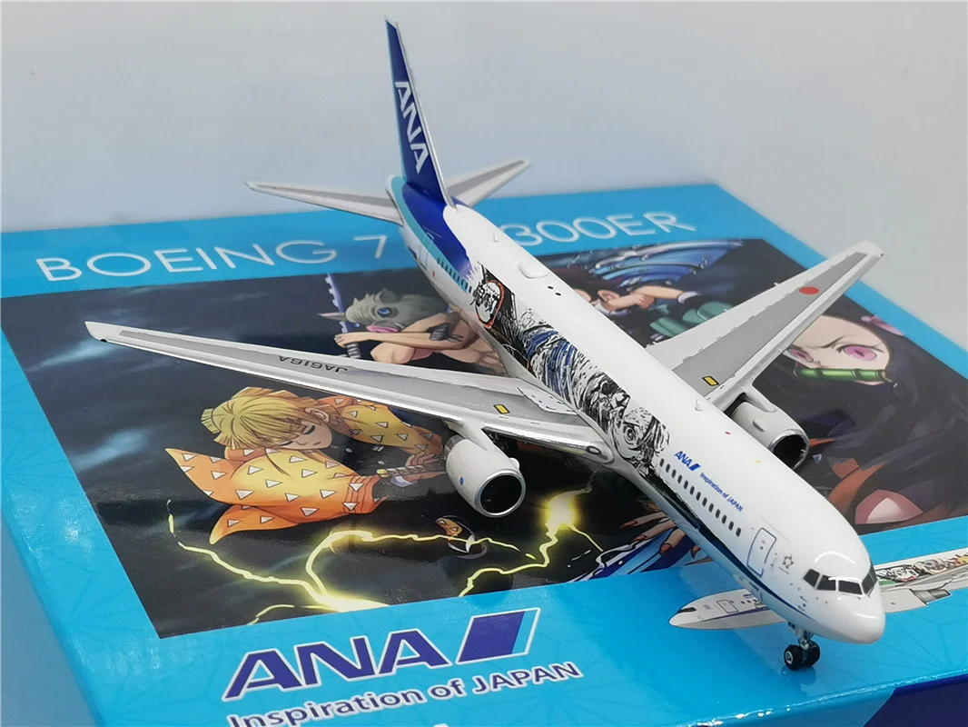Japan Airlines Boeing B767-300ER JA616A Airplane Model (1:400 Scale) - Image 7