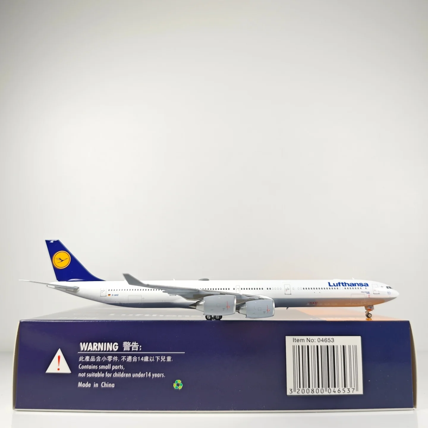 Lufthansa Airlines Airbus A340-600 D-AIHZ Airplane Model 1/400 Scale - Image 7