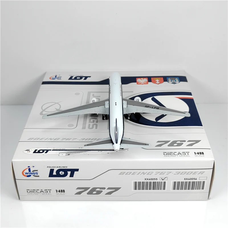 Polish Airlines Boeing 767-300ER SP-LPB Airplane Model (1:400 Scale) - Image 11