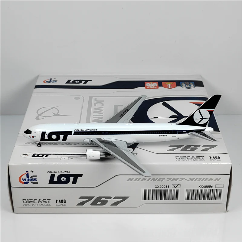 Polish Airlines Boeing 767-300ER SP-LPB Airplane Model (1:400 Scale) - Image 6