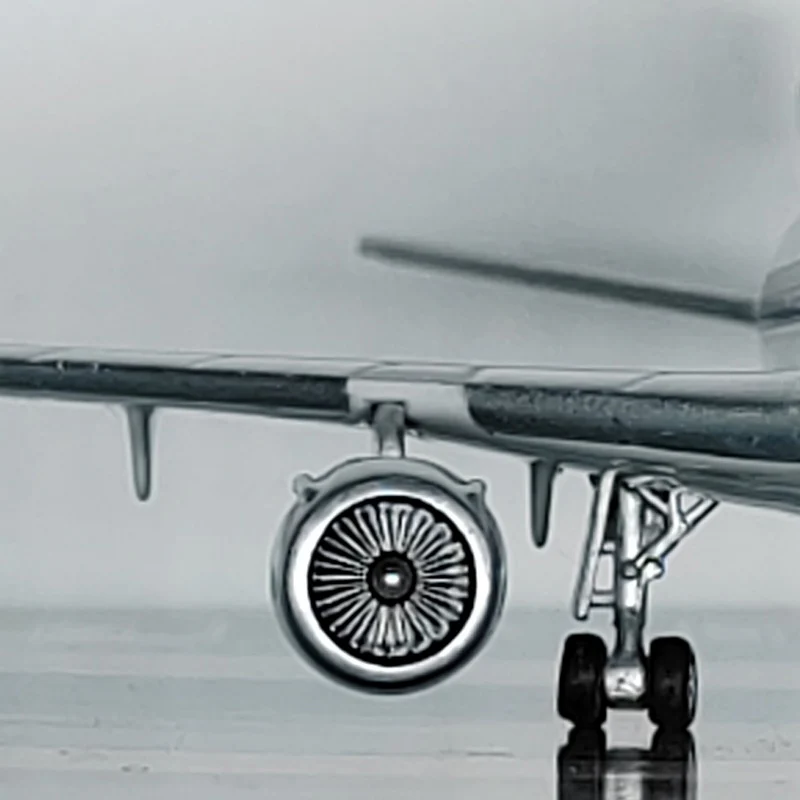 Rio Grande Airlines McDonnell DouglasANK MD-11 PP-VOP Airplane Model (1/400 Scale) - Image 10