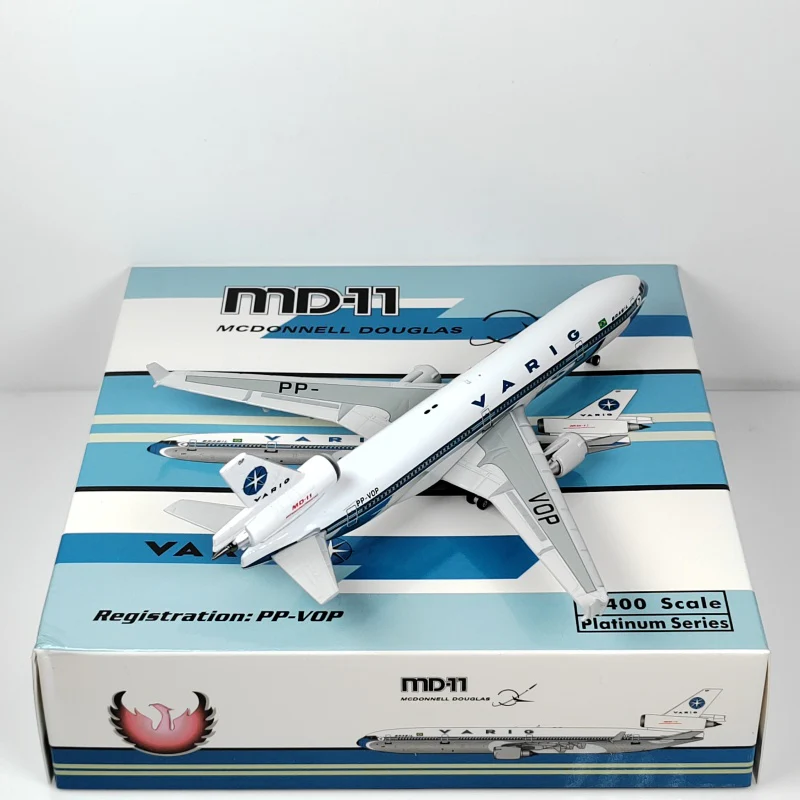 Rio Grande Airlines McDonnell DouglasANK MD-11 PP-VOP Airplane Model (1/400 Scale) - Image 11