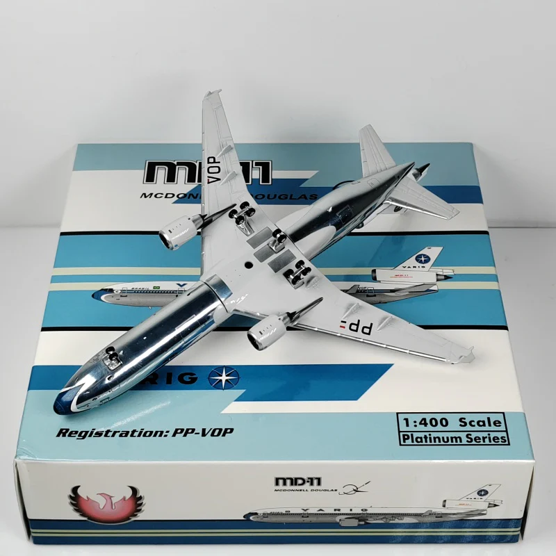 Rio Grande Airlines McDonnell DouglasANK MD-11 PP-VOP Airplane Model (1/400 Scale) - Image 13