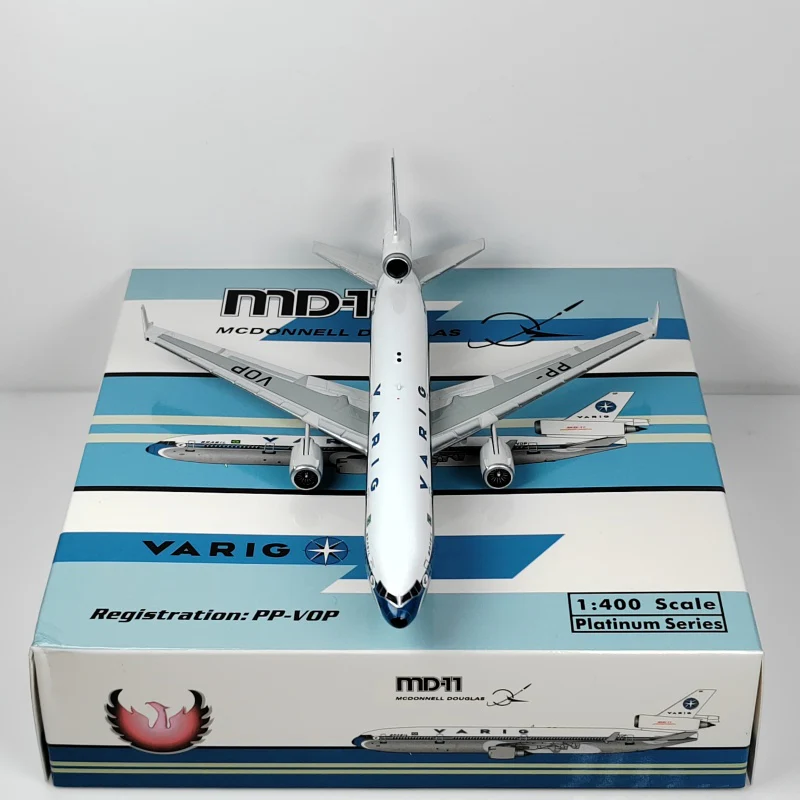 Rio Grande Airlines McDonnell DouglasANK MD-11 PP-VOP Airplane Model (1/400 Scale) - Image 6