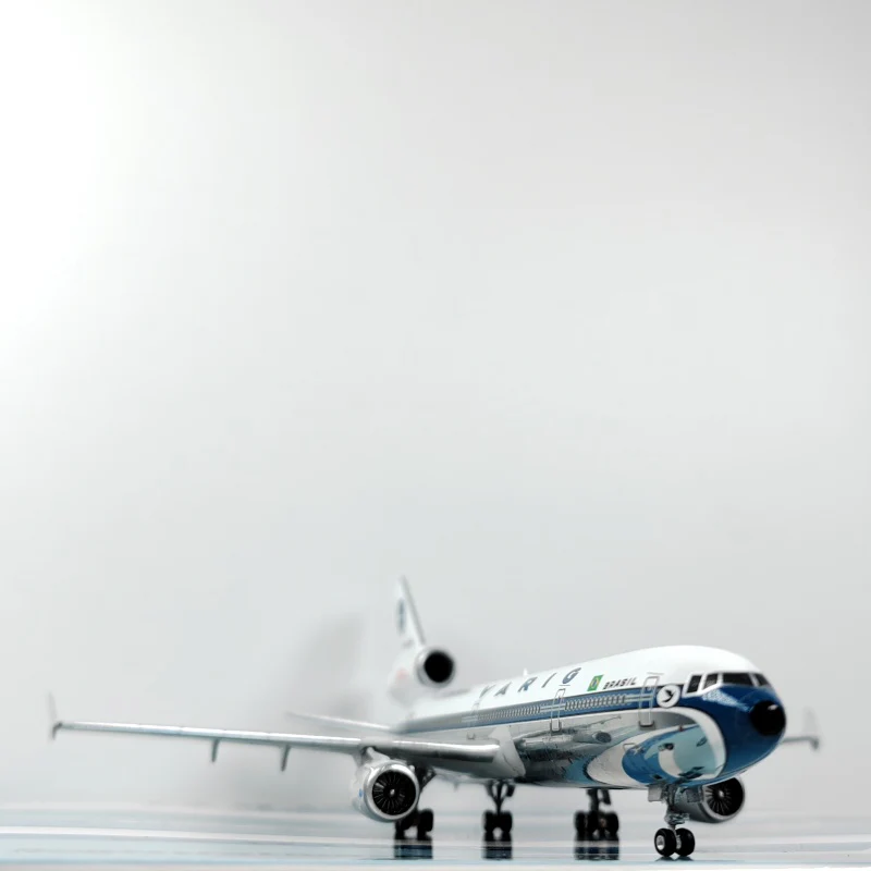 Rio Grande Airlines McDonnell DouglasANK MD-11 PP-VOP Airplane Model (1/400 Scale) - Image 8