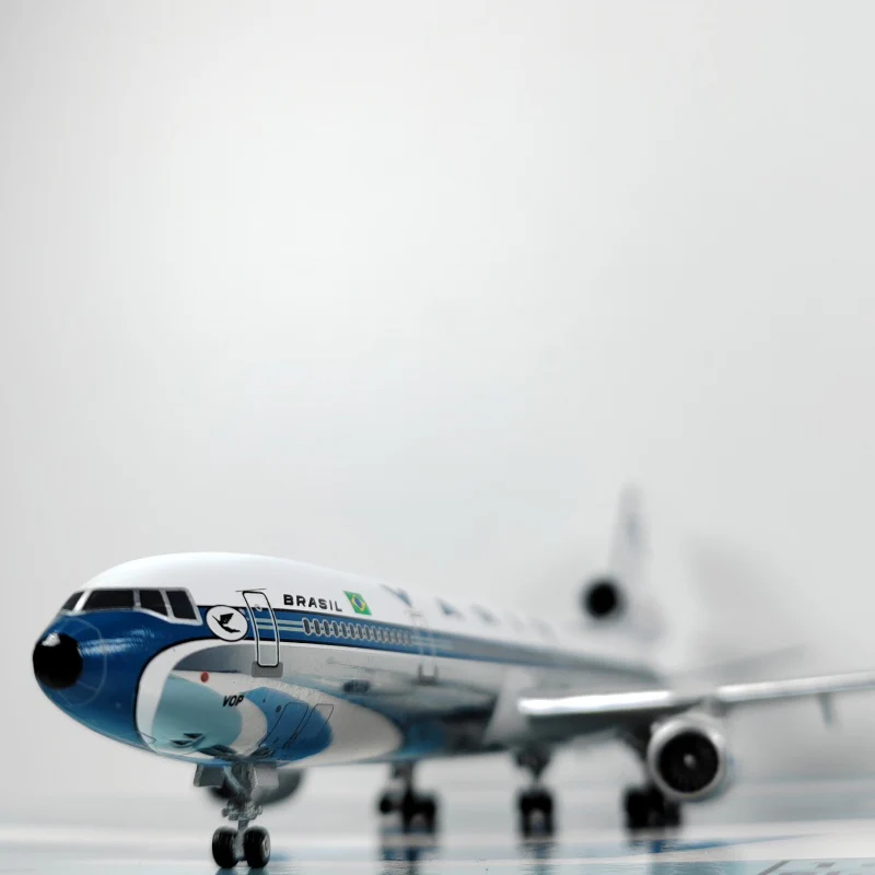 Rio Grande Airlines McDonnell DouglasANK MD-11 PP-VOP Airplane Model (1/400 Scale) - Image 9