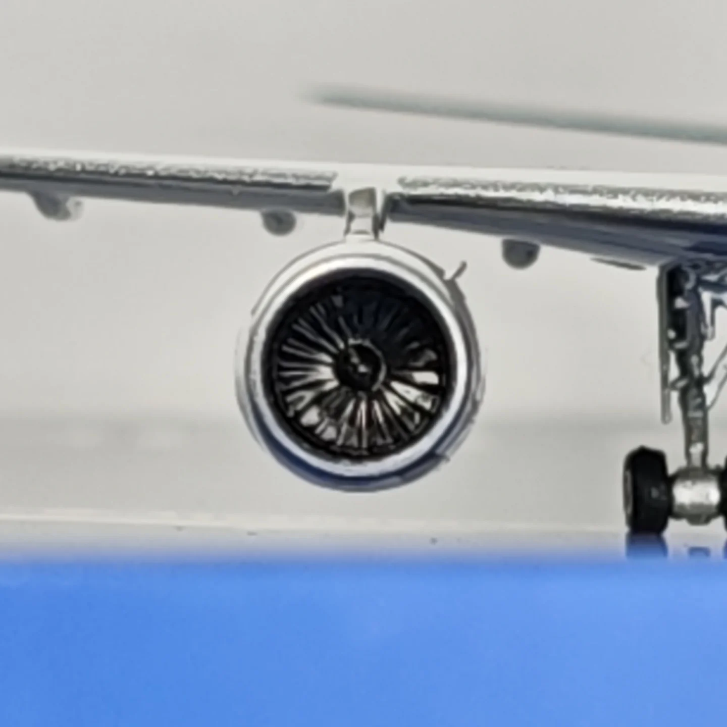 Singapore Airlines Airbus A340-500 9V-SGC Airplane Model 1/400 Scale - Image 10
