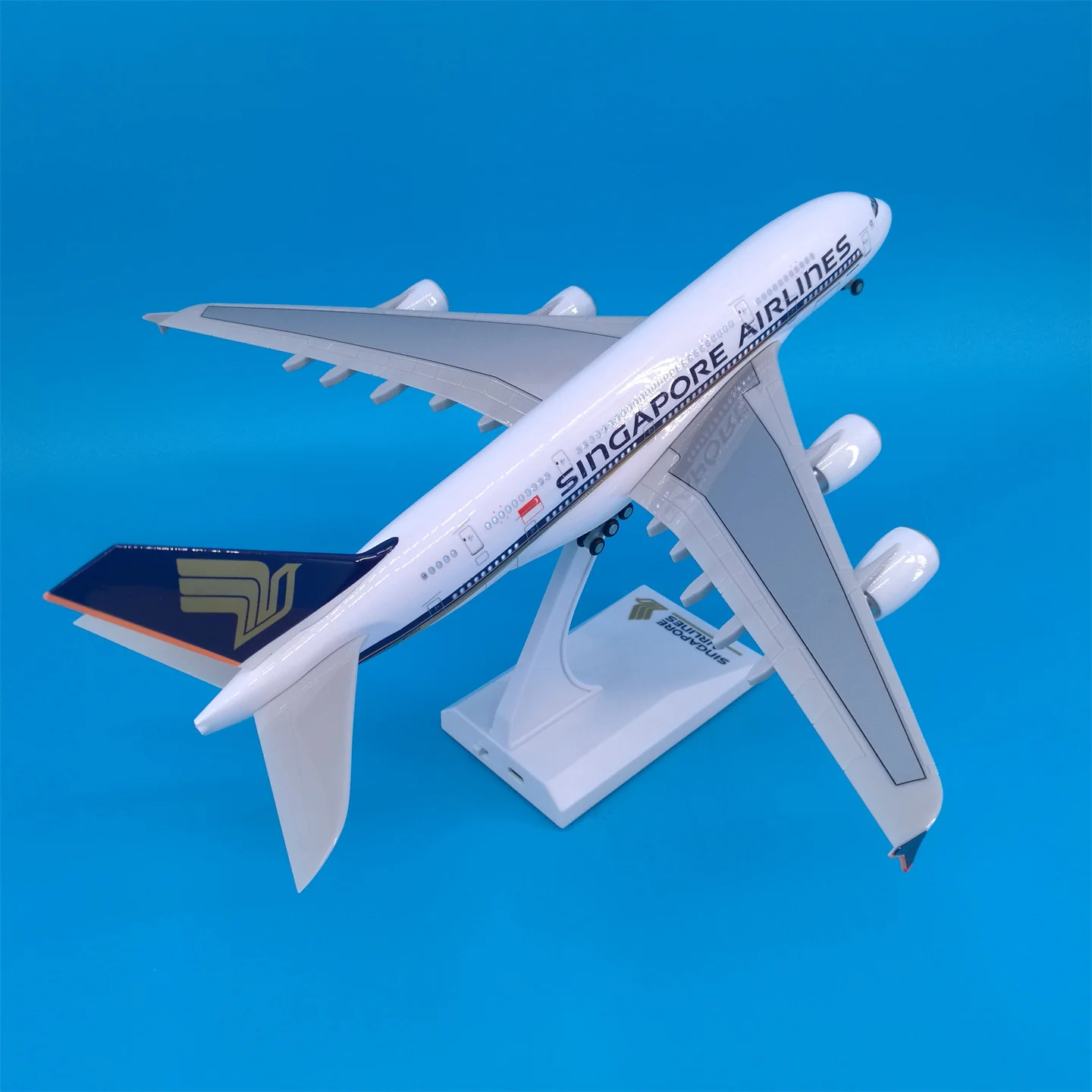 Singapore Airlines Airbus A380 Airplane Model (1/200 Scale - 30CM) - Image 5