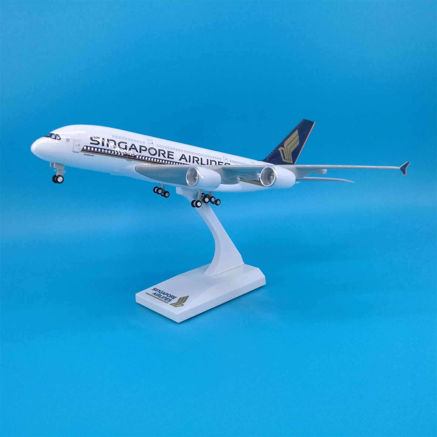 Singapore Airlines Airbus A380 Airplane Model (1/200 Scale - 30CM) - Image 8
