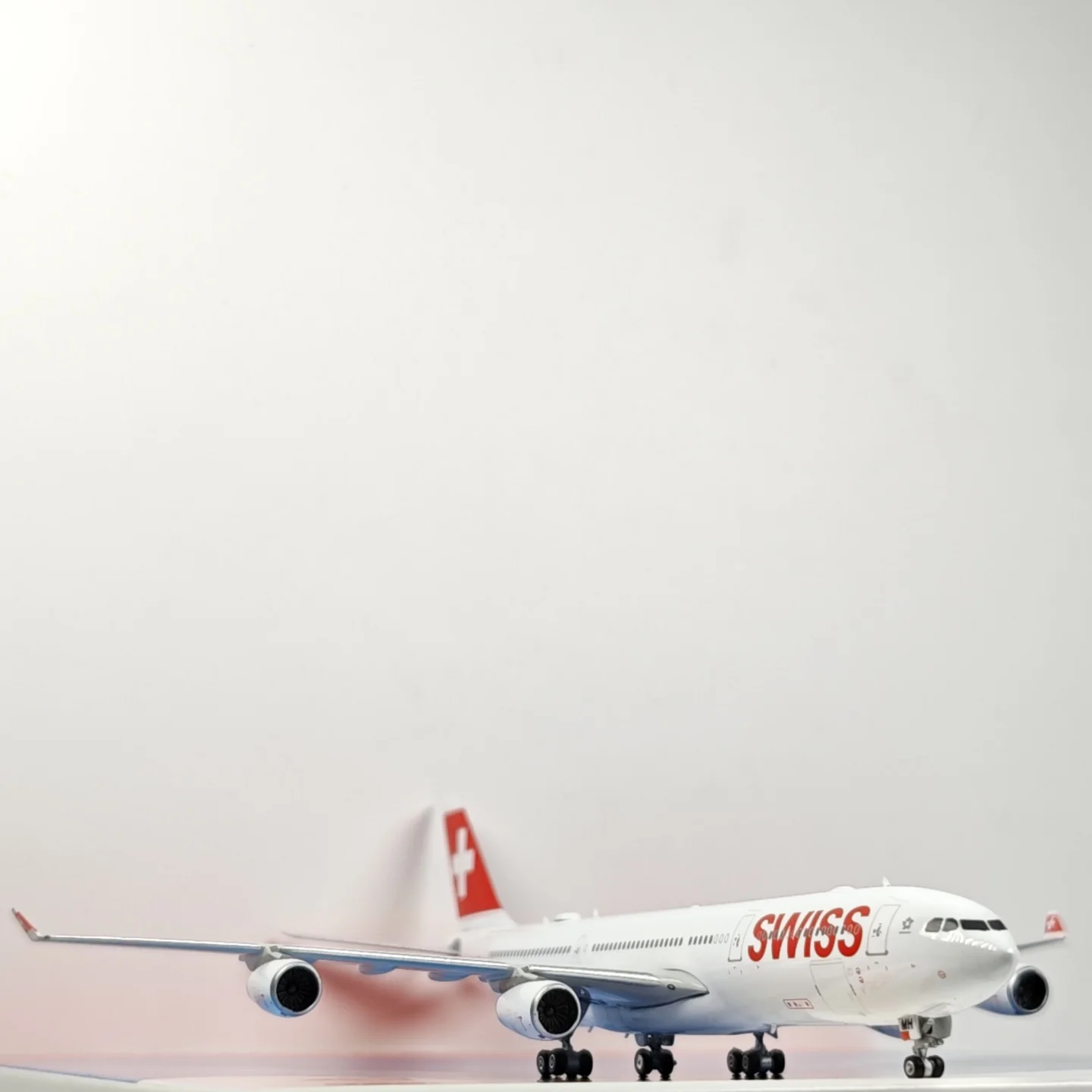Swiss Airlines Airbus A340-300 HB-JMH Airplane Model - Image 10