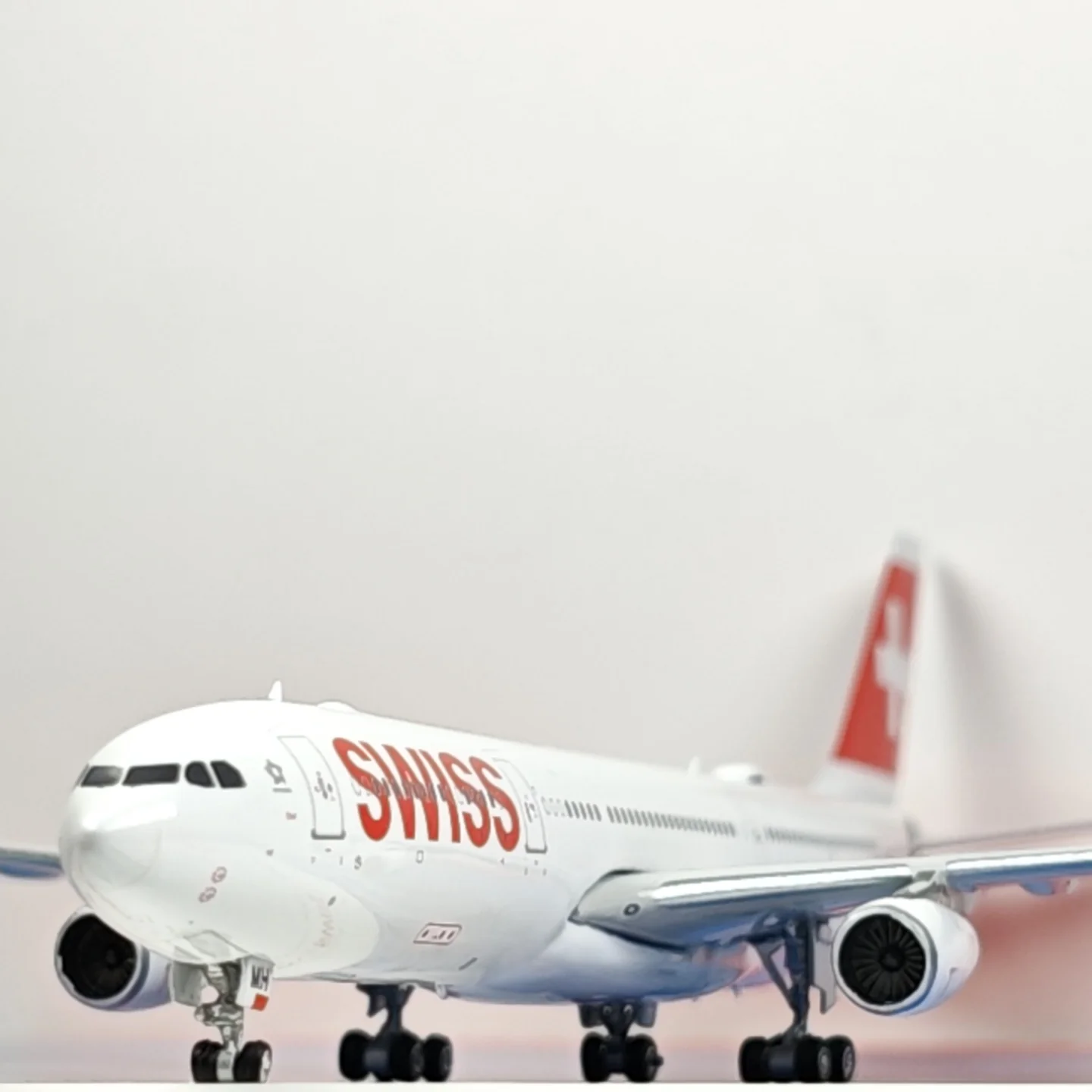 Swiss Airlines Airbus A340-300 HB-JMH Airplane Model - Image 12