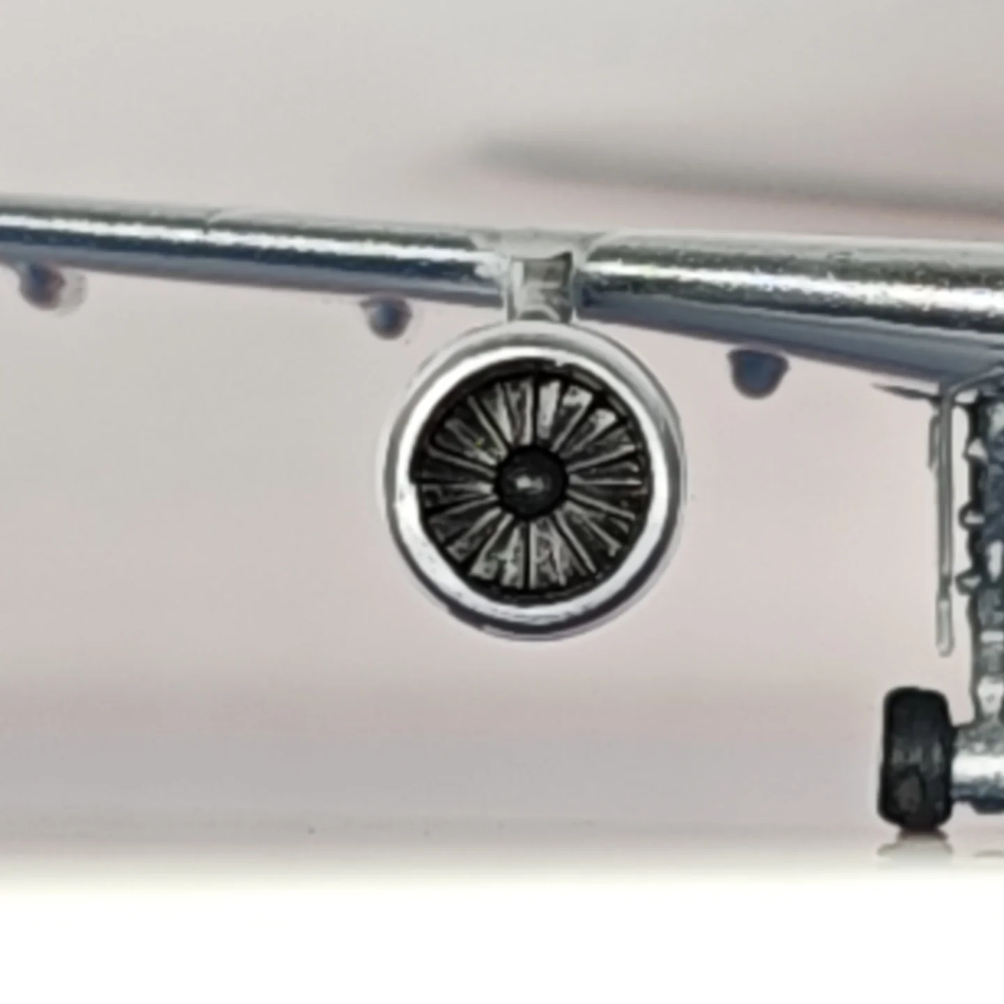 Swiss Airlines Airbus A340-300 HB-JMH Airplane Model - Image 13