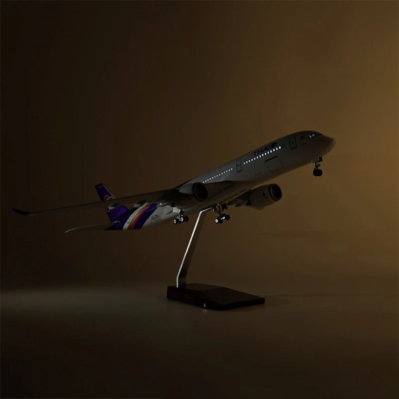 Thai Airways Airbus A350 Airplane Model (1/142 Scale) - Image 12