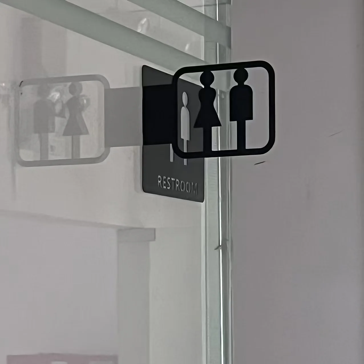 Toilet Signs Wall Sculpture 35x15CM - Image 4