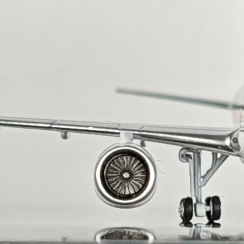 Trump Boeing B757-200 N757AF Airplane Model (1:400 Scale) - Image 9
