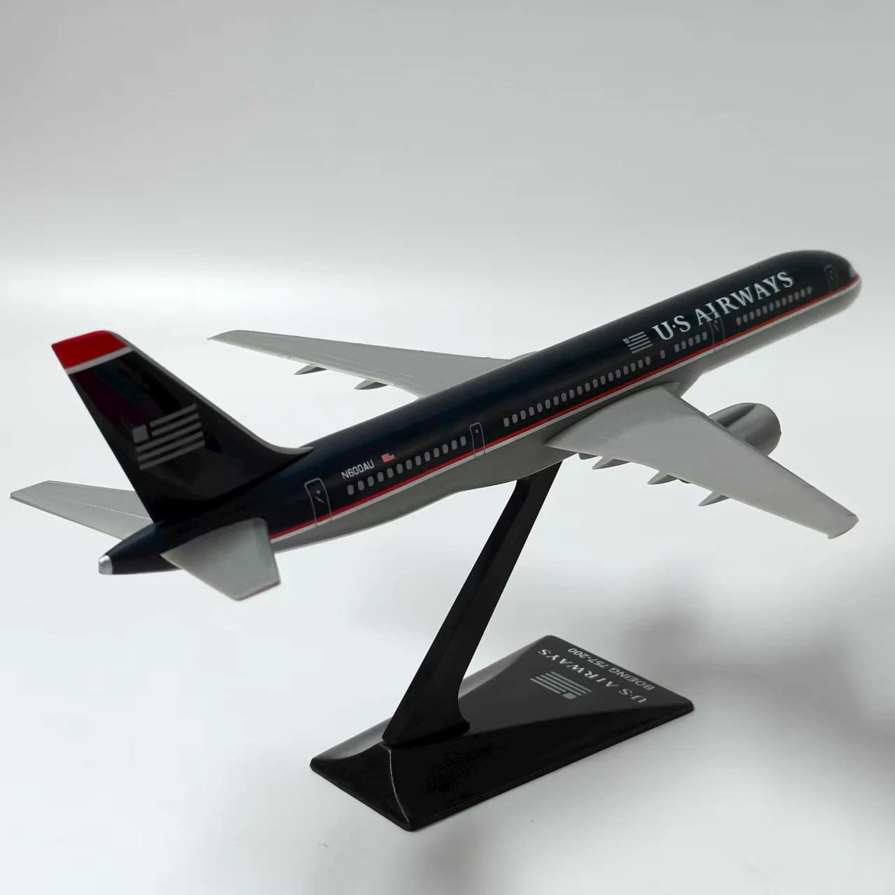 U·S AIRWAYS Boeing 757-200 Airplane Model (20CM) - Image 8